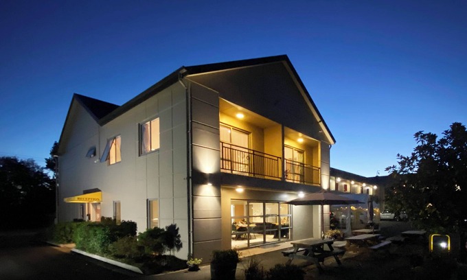 Stoke Hotel | Saxton Lodge