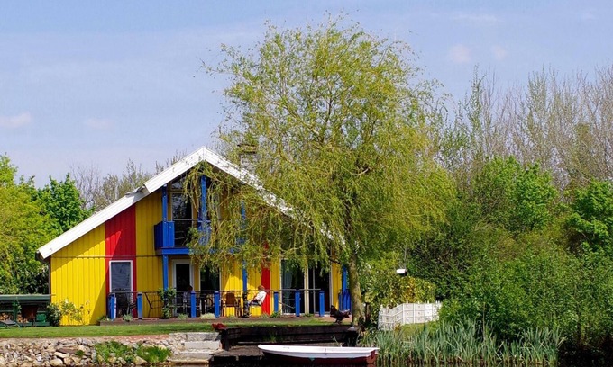 Twist House | Scandinavian holiday home by the lake