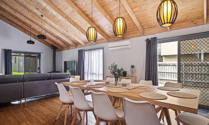 Apollo Bay House | Scenic Beach Escape - Best Family Holiday, Outside Pets, Wifi *New Listing*
