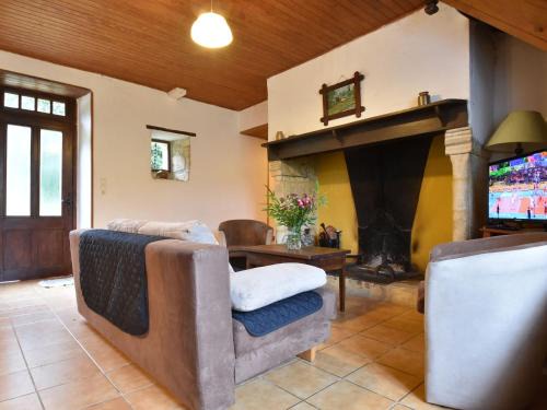 Allas-les-Mines House | Scenic Home in Berbiguières