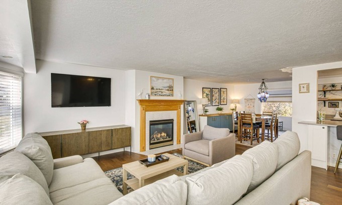 South Ogden House | Scenic South Ogden Getaway: BBQ, Fire Pit, & Gym