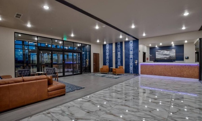 Moab South Valley Hotel | Scenic View Inn & Suites Moab