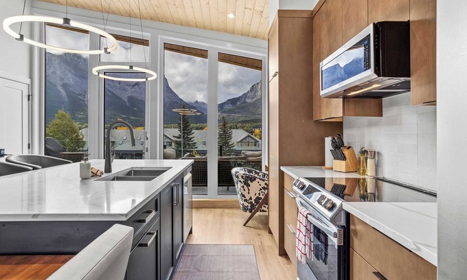 Teepee Town House | Scenic Views in a Luxurious Townhouse