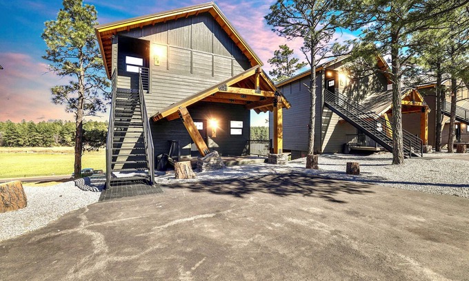 Show Low Cabin | Scenic Villa at Meadow View