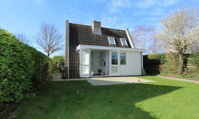 Westenschouwen House | Schouwse Stee 3 cozy and modern holiday home in small park