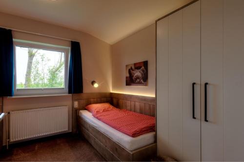 Hedwigenkoog House | Schwalbe