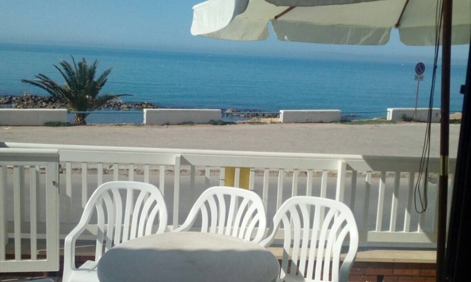 Scoglitti House | SCOGLETS: OPEN SEA VIEW 20 MT FROM THE AIR CONDITIONED SEA