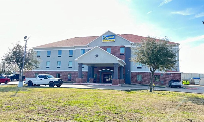 La Porte Hotel | Scottish Inns and Suites - La Porte