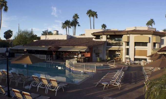 Arcadia Condo | Scottsdale Camelback Resort Peaceful 2BR Condo with Picnic Area
