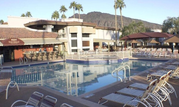 Arcadia Apartment | Scottsdale Camelback Resort Elegant Studio with Picnic Area