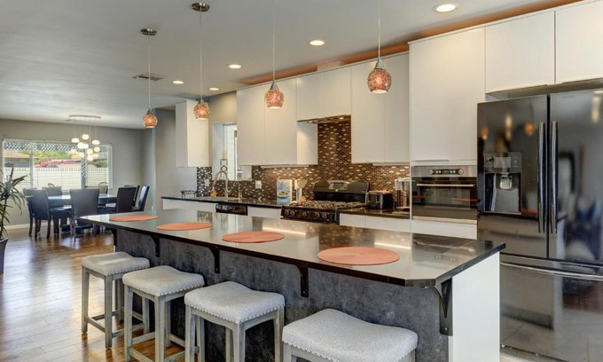 Village Grove House | Scottsdale's Clubhouse Escape