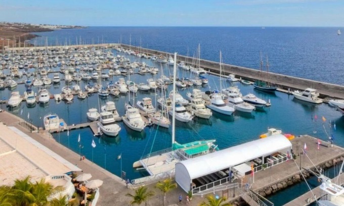 Puerto Calero Boat Rental | Se alquila Barco-Casa, Lanzarote