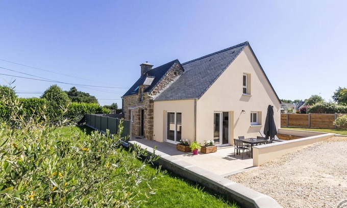 Saint-Pierre-Eglise Cottage | Sea and Nature Escape: Modern House Near Barfleur with Garden and Terrace