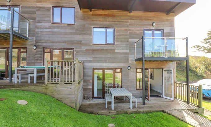 Porthtowan Apartment | Sea Breeze 17 Gannel