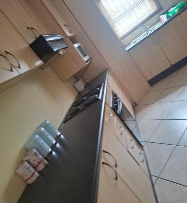 East London Apartment | Sea breeze valley