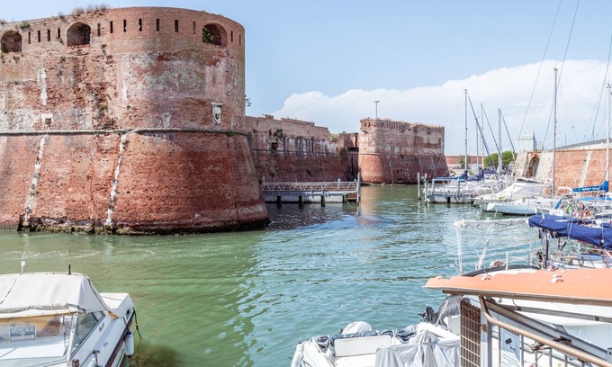 Venezia Nuova Apartment | Sea Foam House in Livorno
