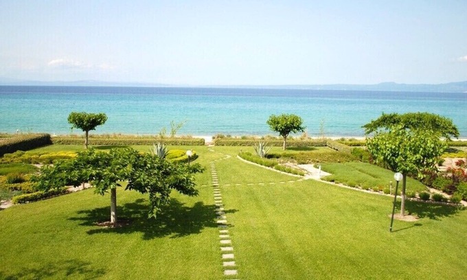 Haniotis Villa | SEA FRONT LUXURY