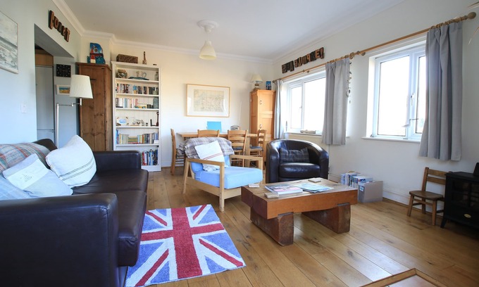 Hunstanton Apartment | Sea-Glimpse, Old Hunstanton, contemporary apartment + beach hut 500-yards to sea