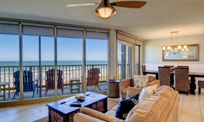 Port Aransas Condo | Sea Gull #406: Beachfront 2 Bedroom 2 Bathroom With Spectacular Views and 24 Hour Management