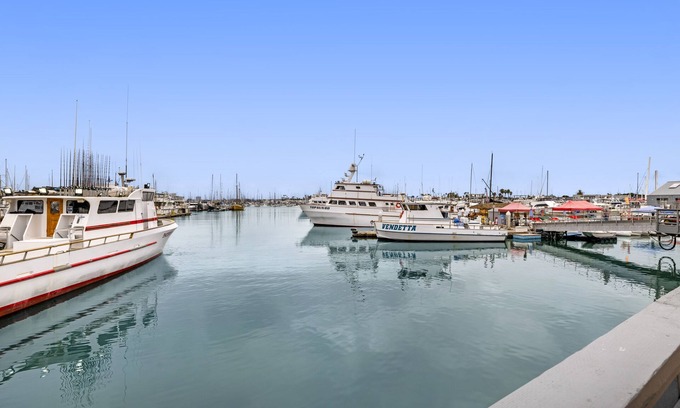 Roseville - Fleet Ridge Hotel | Sea Harbor Hotel