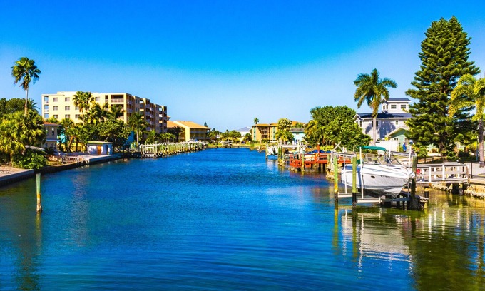 Treasure Island Hotel | Sea Jay Motel & Marina