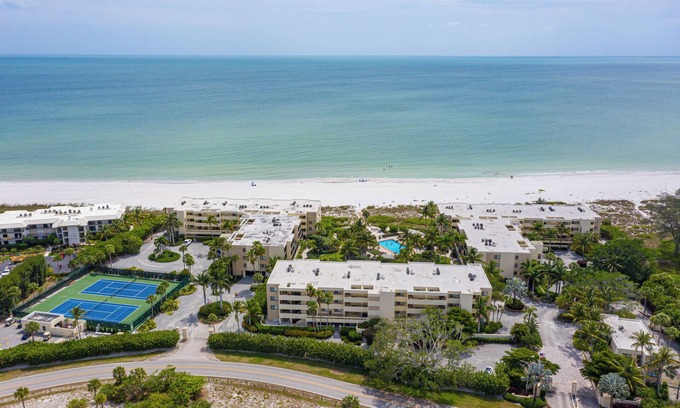 Boca Grande Condo | Sea Oats 154 - Gulf Front - 2 bed/2 bath - Tennis - Elevator - Sleeps 6