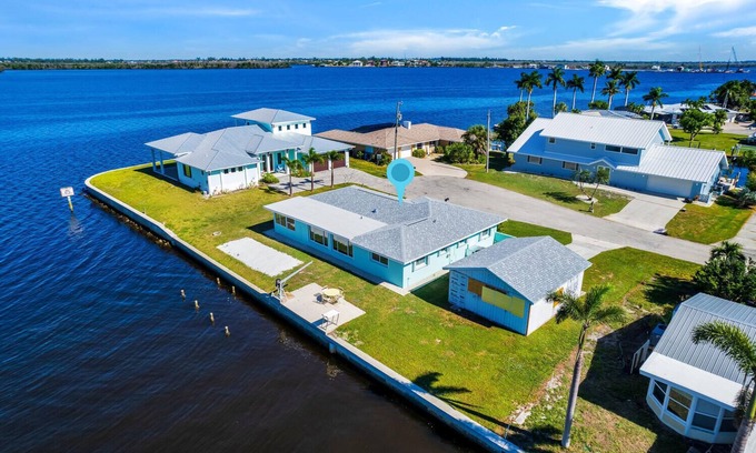 Matlacha Cottage | Sea Renity Cottage - Pet Friendly, Water Views, Matlacha Island!