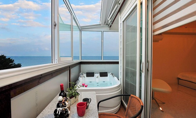 Gyeongju Hotel | Sea Road Pension