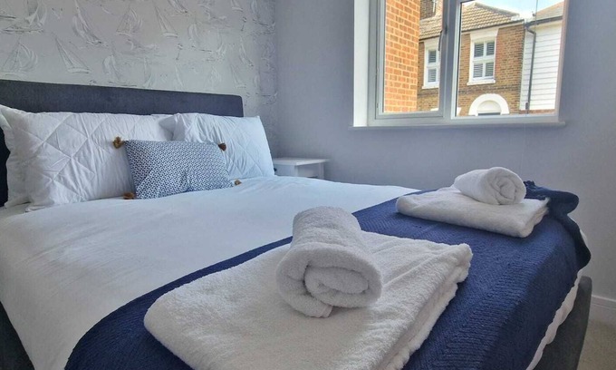 Whitstable Apartment | Sea Side Apartment Close To Town