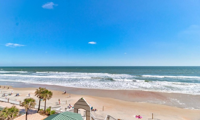 Ortona Park Apartment | Sea Swept Ocean Front Studio