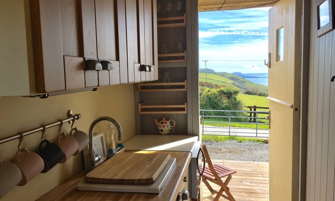 New Quay Cottage | SEA THE STARS, pet friendly, character holiday cottage in New Quay