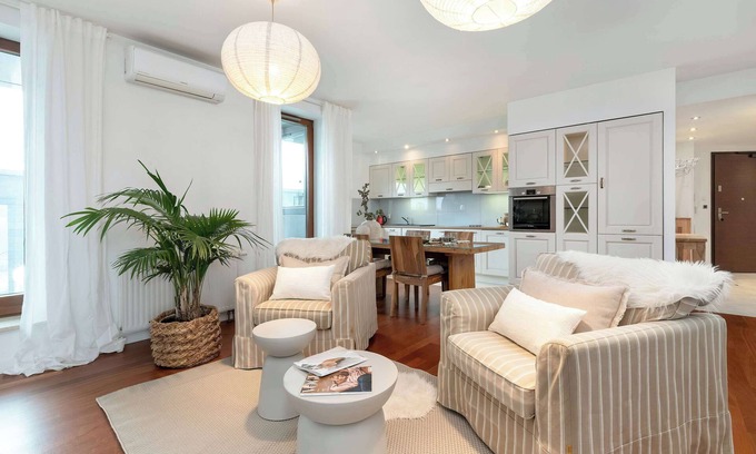 Srodmiescie Apartment | Sea Tower 11 | Gdynia | Luxury Apartment | Parking & Balcony