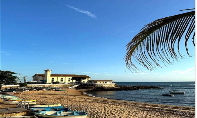 Rio Vermelho Apartment | Sea View Apartment in the Heart of Rio Vermelho with Maid