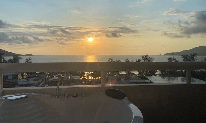 Patong Apartment | Sea view apartment with jacuzzi at Patong Tower