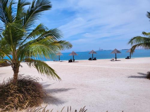 Bab Al Bahr Apartment | Sea View Getaway Relaxing Balcony & All the Comforts of Home at Marjan Island in RAK