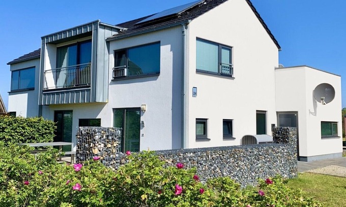 Dranske Apartment | Sea view. Sauna. Peace and quiet. - Designer vacation apartment on Rügen, 200 m from the Baltic Sea