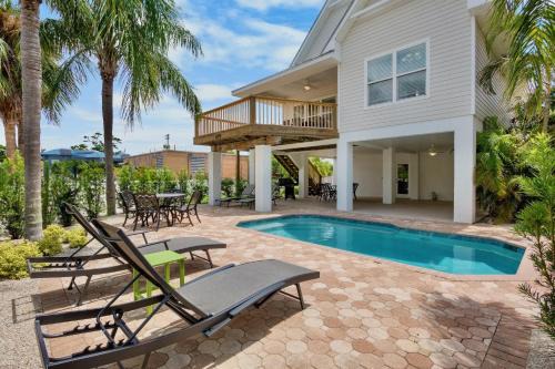 Holmes Beach House | Seabreeze Cottage