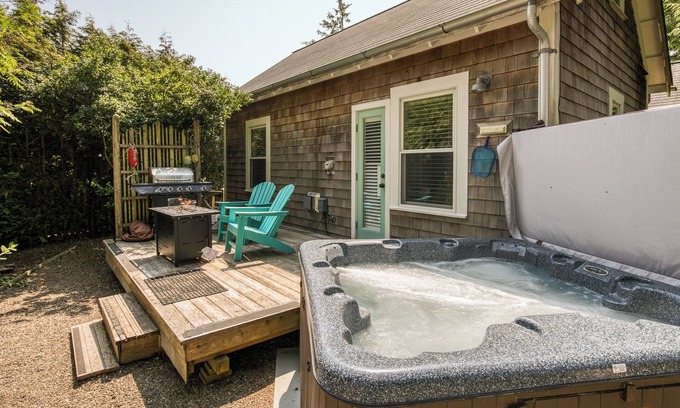 Seabrook Cabin | Seabrook Cabin- Private Yard & HotTub, 10 minute walk to town, Dog Friendly