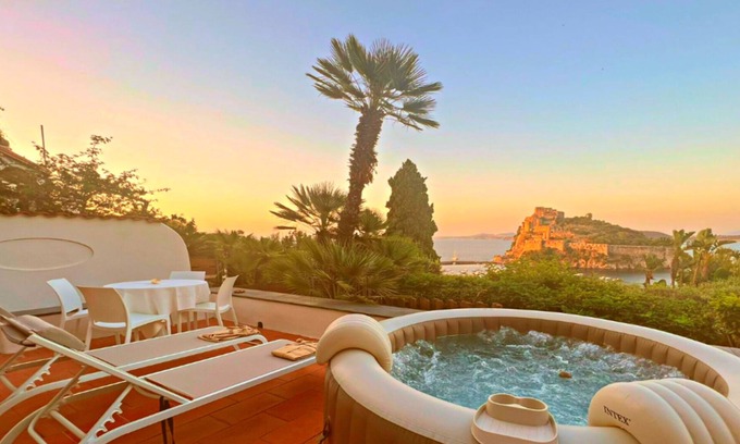 Ischia Porto Apartment | Seadise Flat