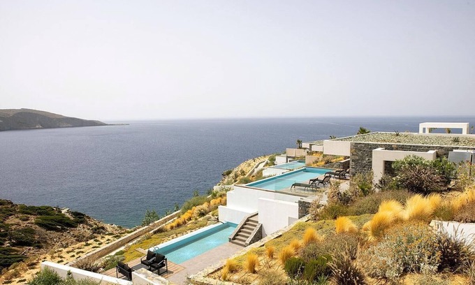 Agia Pelagia Villa | Seafront 5 bedroom villa with access to the beach