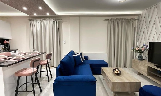 Amfilochia Apartment | Seafront Luxury Apartment