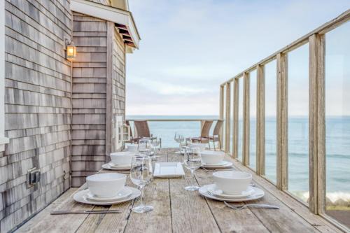 Lincoln Beach House | SeaGlass Cottage