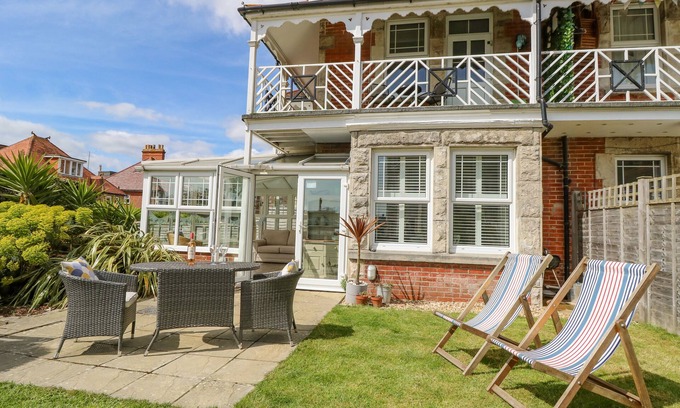 Swanage Cottage | SEAGLIMPSE, pet friendly, country holiday cottage in Swanage