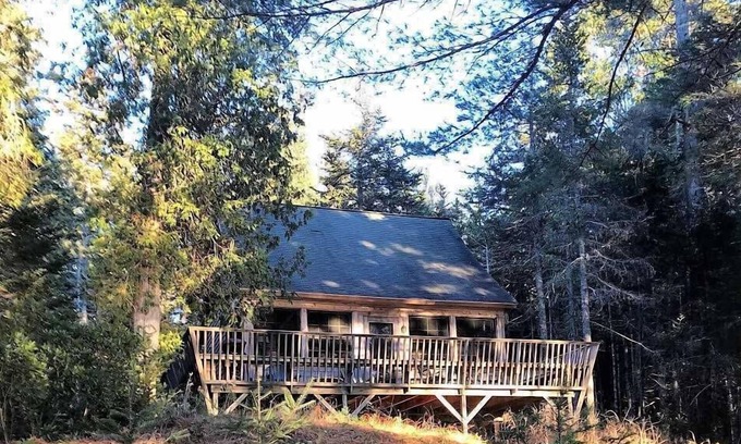 Mount Desert Cabin | Seal Rock - crafted cabin on the water near Acadia and Bar Harbor