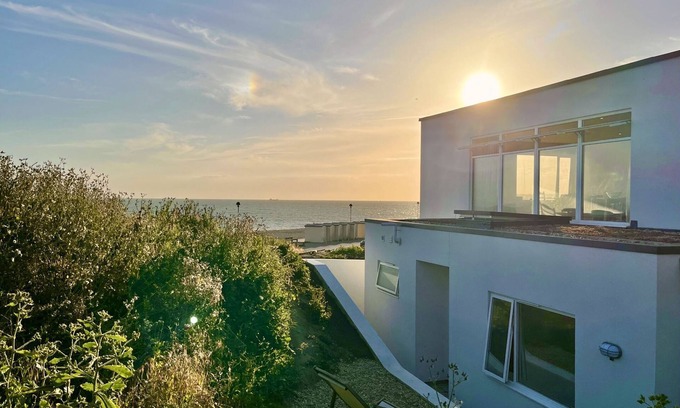 Seaford Cottage | Seaphare Beach House by inspirestays-com - a cottage that sleeps 8 guests in 4 bedrooms