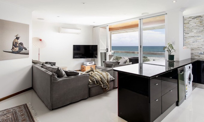 Semaphore Park Apartment | SEASCAPE - 2 bedroom/one bathroom apartment with magnificent Ocean Views