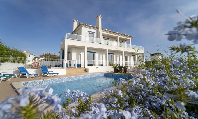 Carrapateira Villa | Seascape - Surf, Family & Comfort