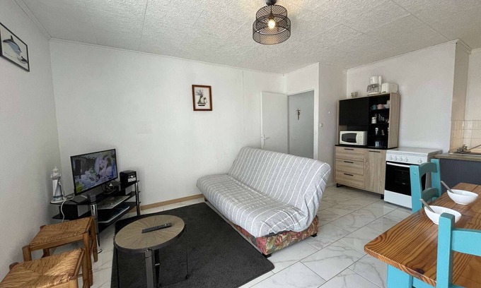 Saint-Hilaire-de-Riez Apartment | Seaside 3-Room Apt, Sleeps 7, Balcony, Parking, Saint-Hilaire-de-Riez