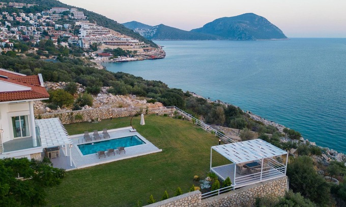 Fethiye City Center Villa | Seaside 4 Bedroom Villa Kalkan Elena Sarı
