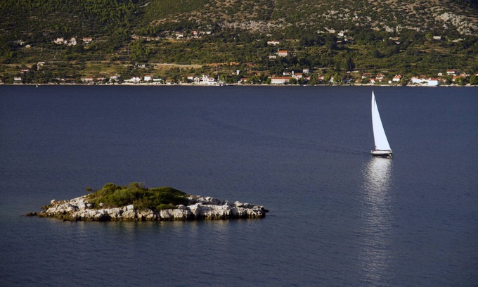 Cove Tri Zala (Zrnovo) Apartment | Seaside Apartment @Korcula island